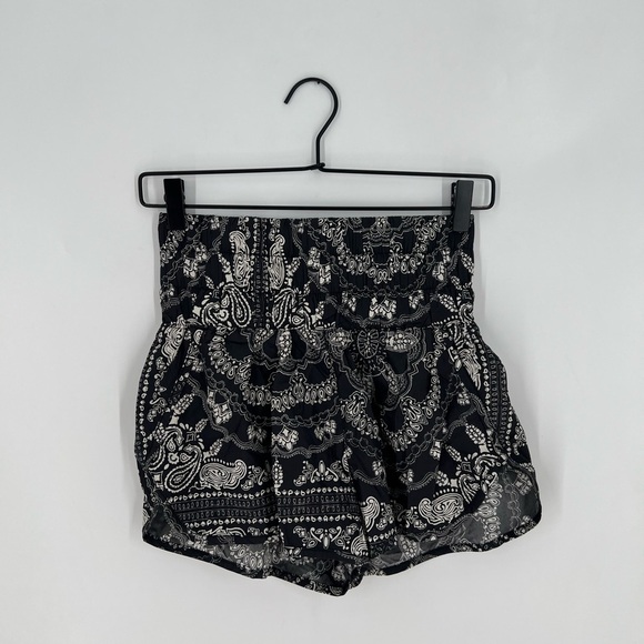 Free People The Way Home Shorts In Bandana Black/White - Picture 1 of 7